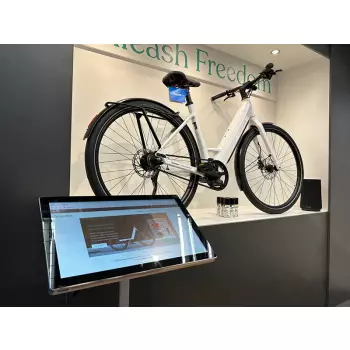 Monitor dotykowy z systemem Android 43 cale