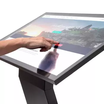 Dotykowy kiosk StreamLine z monitorem 32 cale
