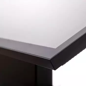 Dotykowy kiosk StreamLine z monitorem 32 cale