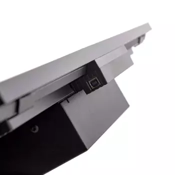 Dotykowy kiosk StreamLine z monitorem 32 cale