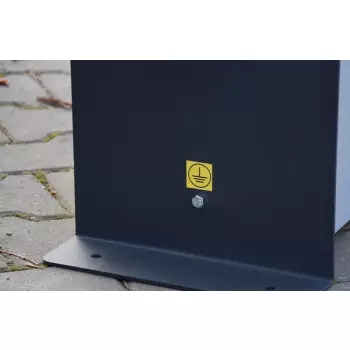 Stojak-na-rowery-elektryczne-ze-stacją-ładowania-II-INOX