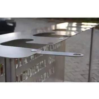 Stojak-na-hulajnogi-XI-z-wycinką-laserową