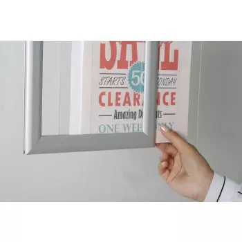 Dwustronna rama z wsuwanym plakatem A1