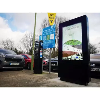 Interaktywny totem reklamowy - zewnętrzny 43 cale