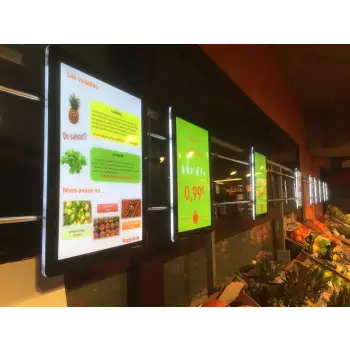 Zestaw naściennych ramek Vitrine Media