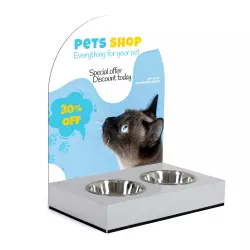 Strefa dla zwierząt z panelem reklamowym