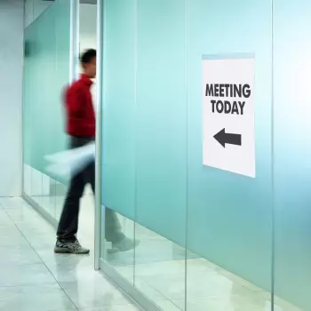 Samoprzylepna kieszeń na plakat